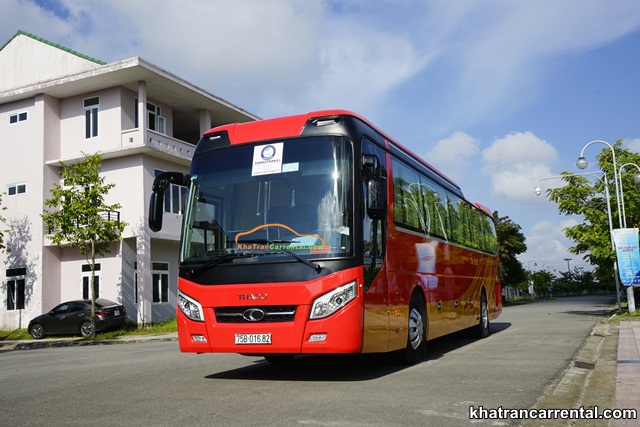 employee shuttle bus in quang binh