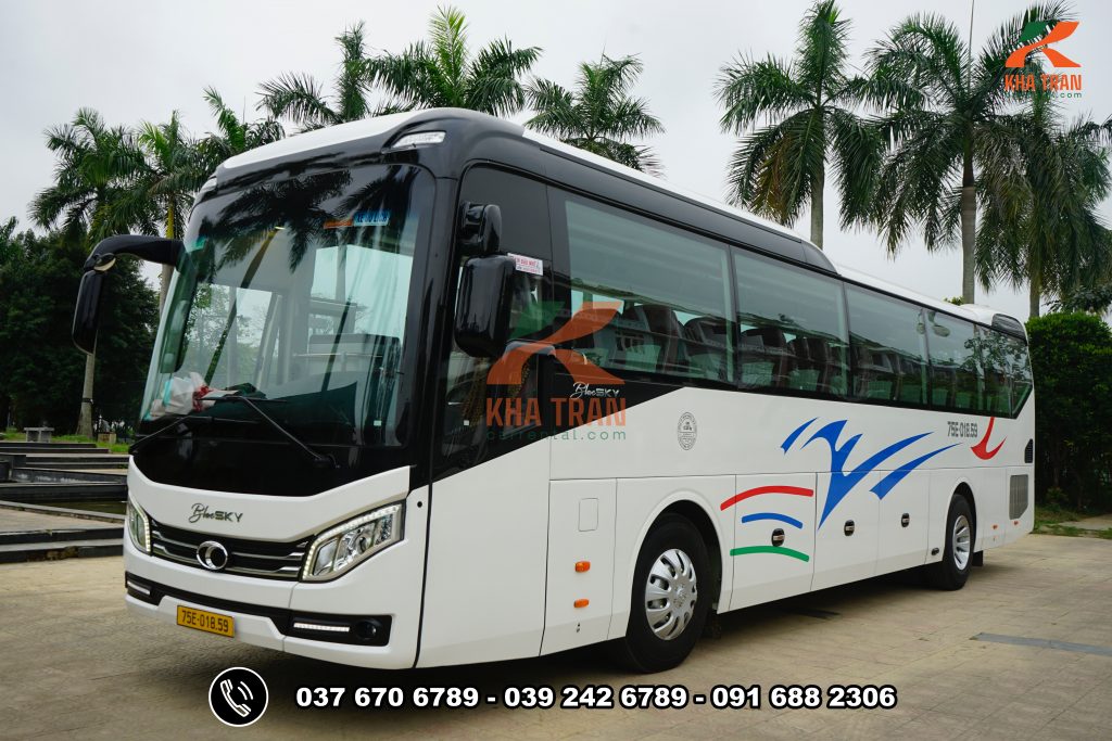 Vietnam car hire with driver for travel agencies and group tour